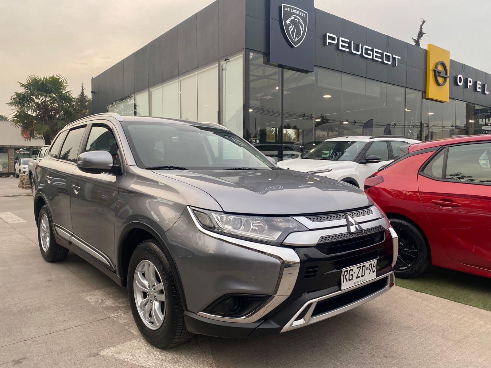 Mitsubishi Outlander MT 2022 4x2 - Imagen 1