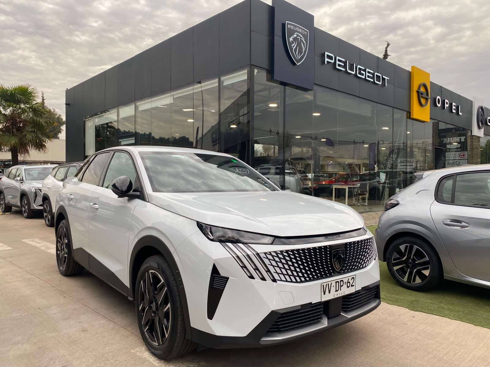 PEUGEOT 3008 ALLURE HIBRIDO - Imagen 1