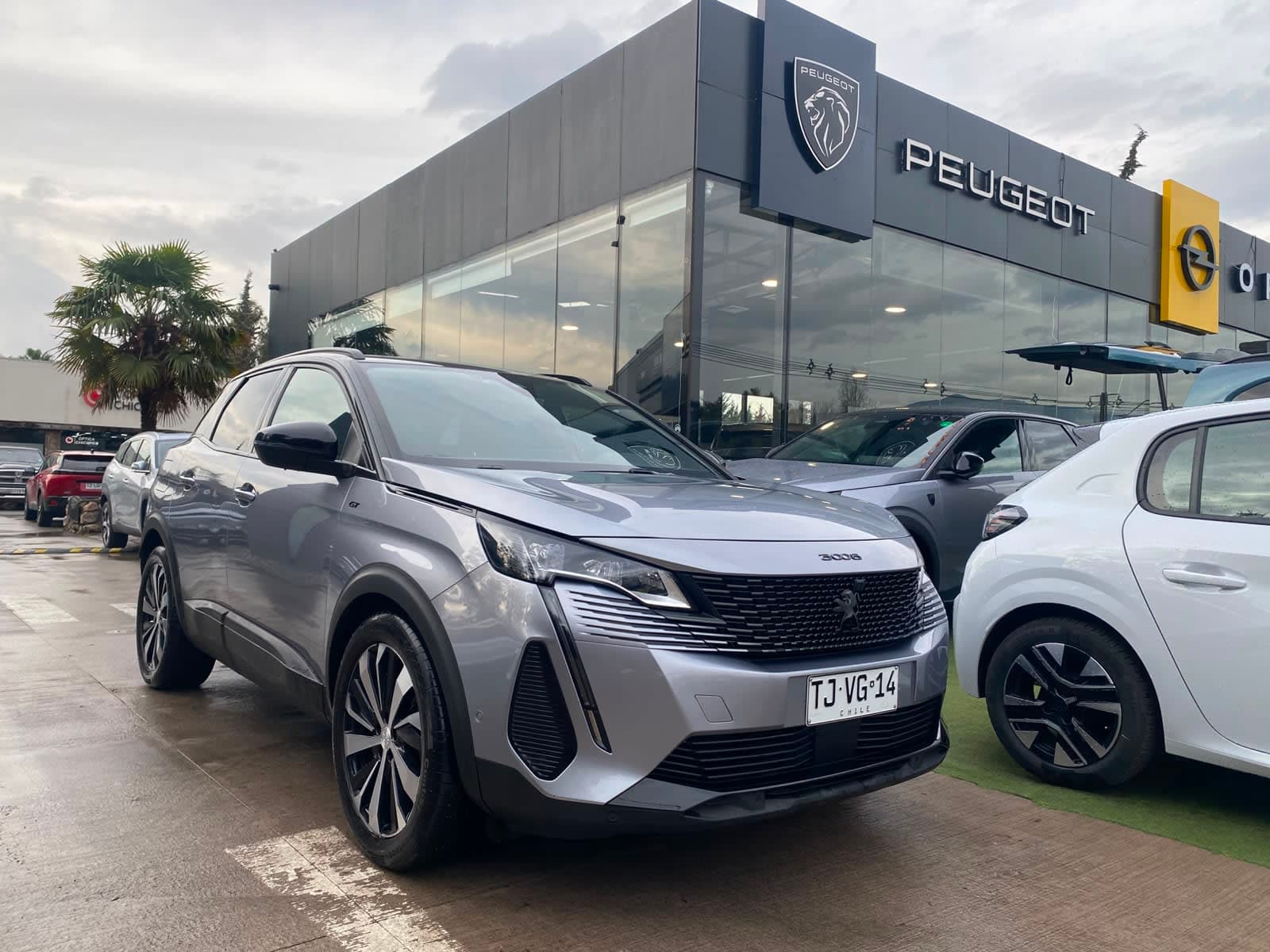 PEUGEOT 3008 GT BLACK PACK HDI 2024 - Imagen 1